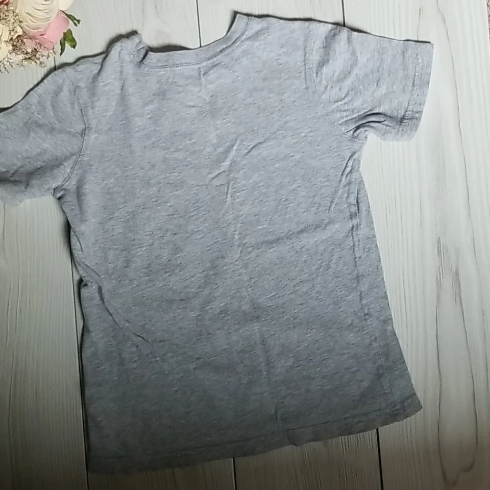 Carter's gray crane short sleeve t-shirt (Size 5)